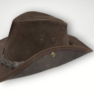 Chapéu australiano worn ambiente exterior