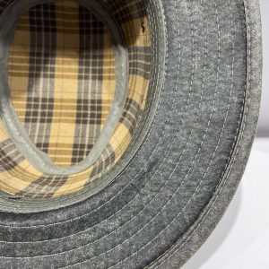 Chapéu impermeável algodão encerado detalhe textura