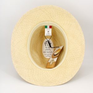 Vista lateral do chapéu panamá equatoriana bege