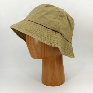 SKU 12959B — Chapéu bucket em tom taupe, vista lateral