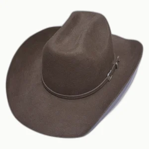 SKU cwb01 — chapéu cowboy castanho em lã, vista de três quartos, com fita e aplicação metálica.